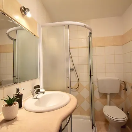 דירה With Parking Space - 26934 פולה